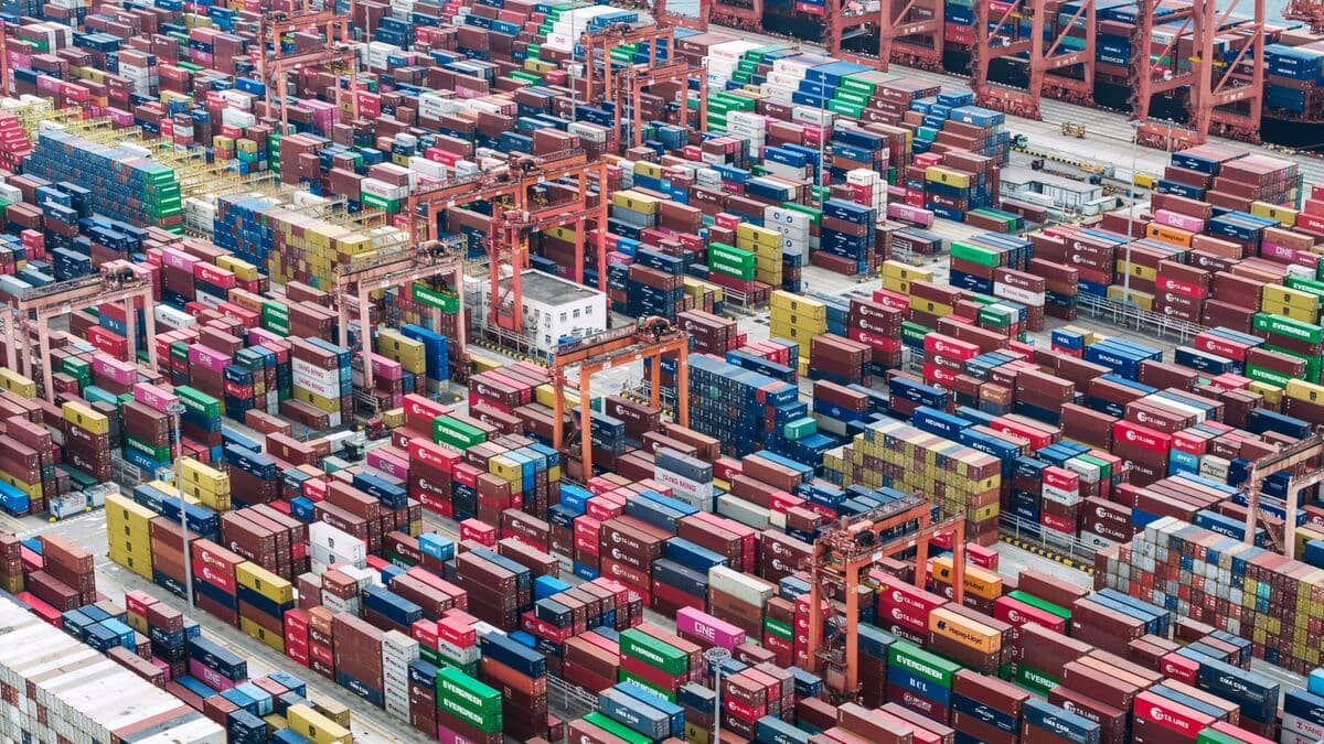 Chinese Exports Soared 22% Before Middle East War Broke Out - Bloomberg.com