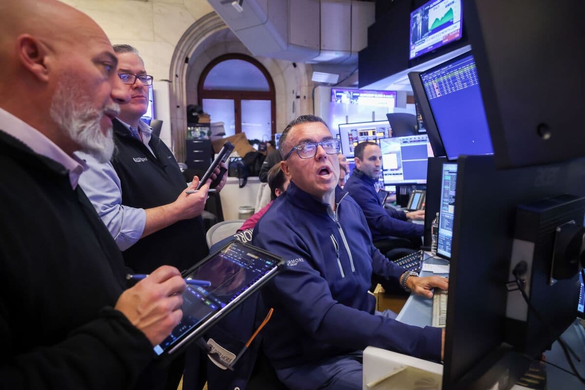 Stock Trader’s Guide to Navigating Supply Disruption by Iran War - Bloomberg.com