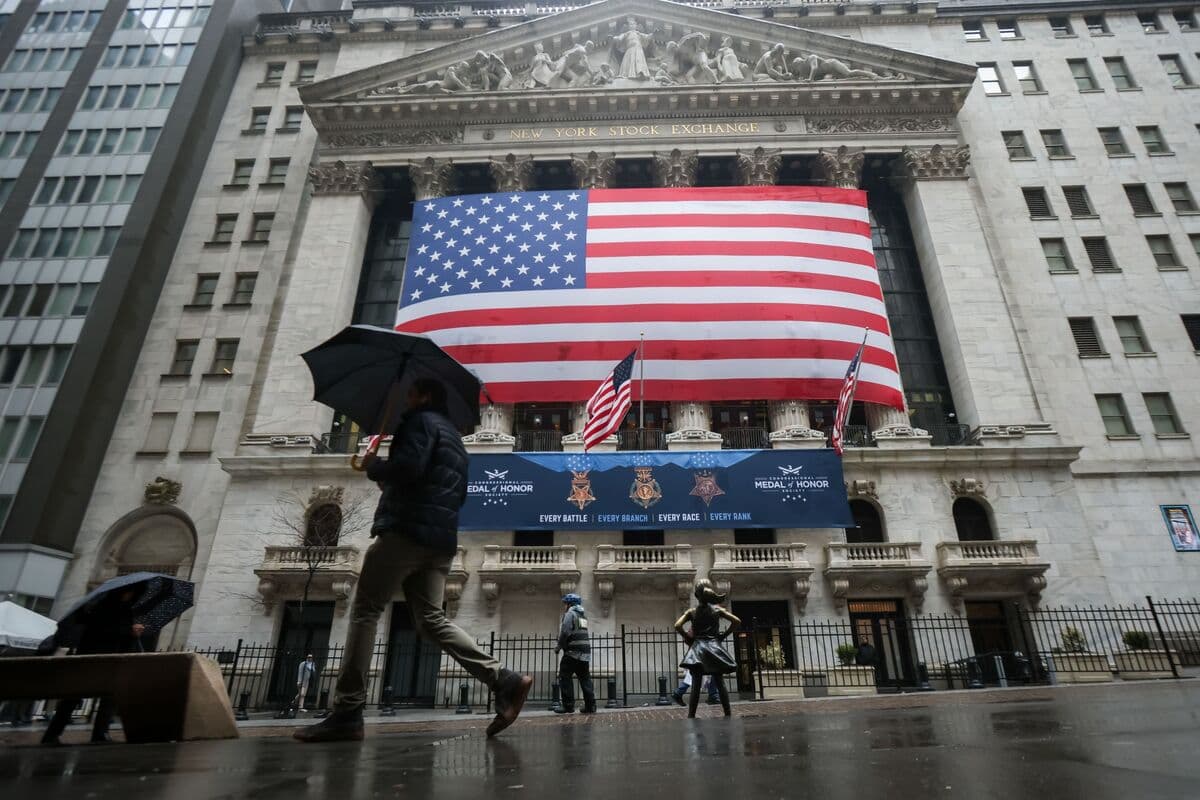 Yardeni Raises Odds of US Market Meltdown to 35% on Iran War - Bloomberg.com