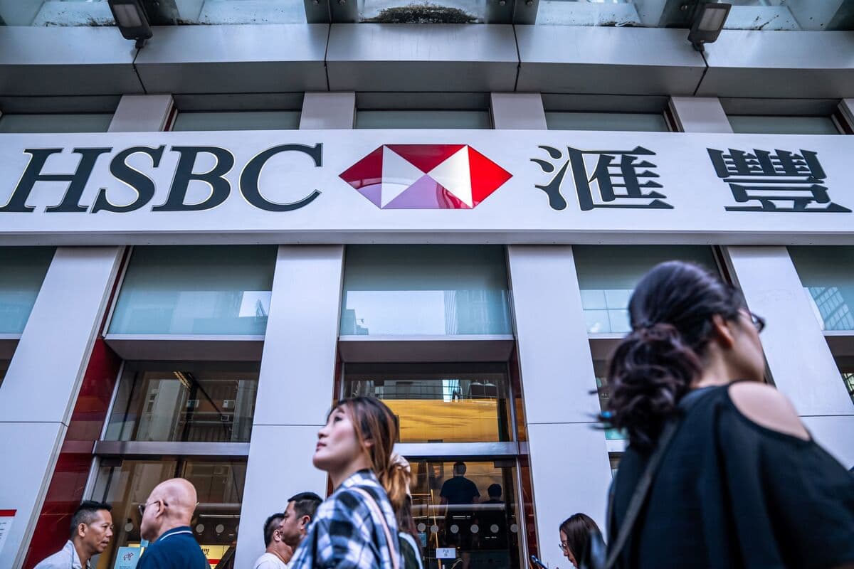 HSBC Profit Misses on Charges Related to the UK, Middle East - Bloomberg.com