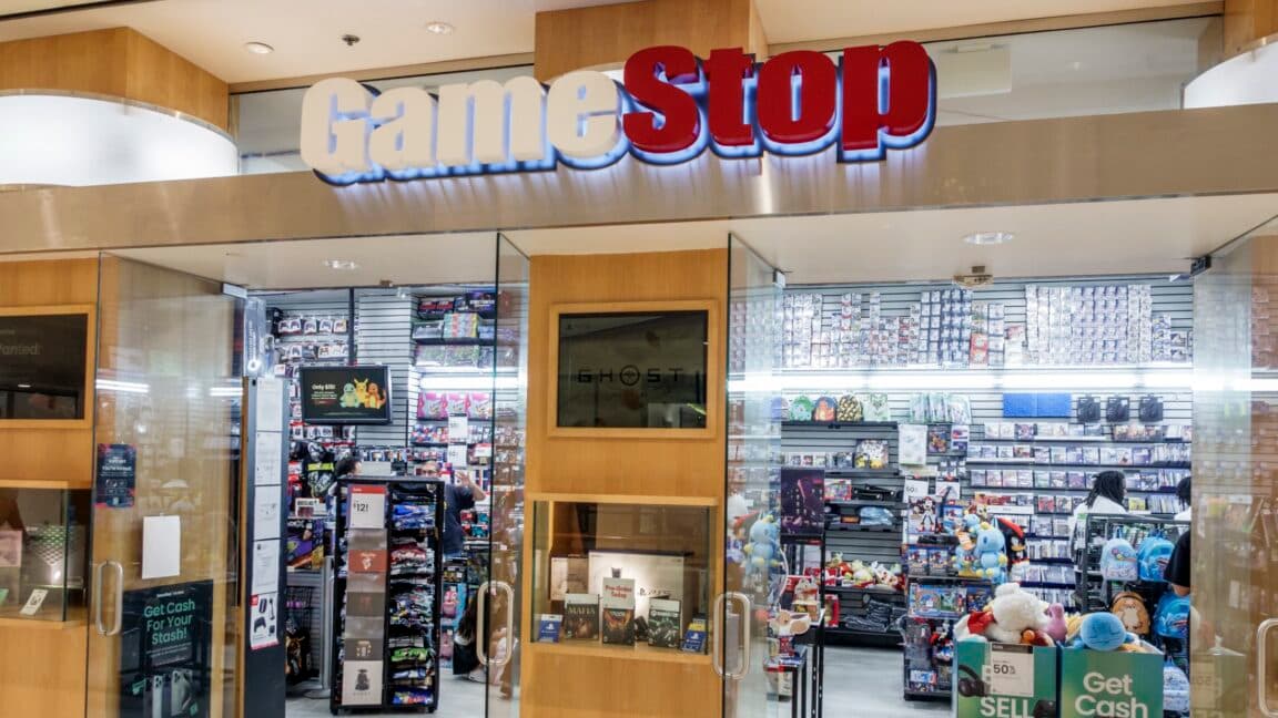 GameStop offers $56 billion for eBay, struggles to explain how it'll pay for it - Ars Technica