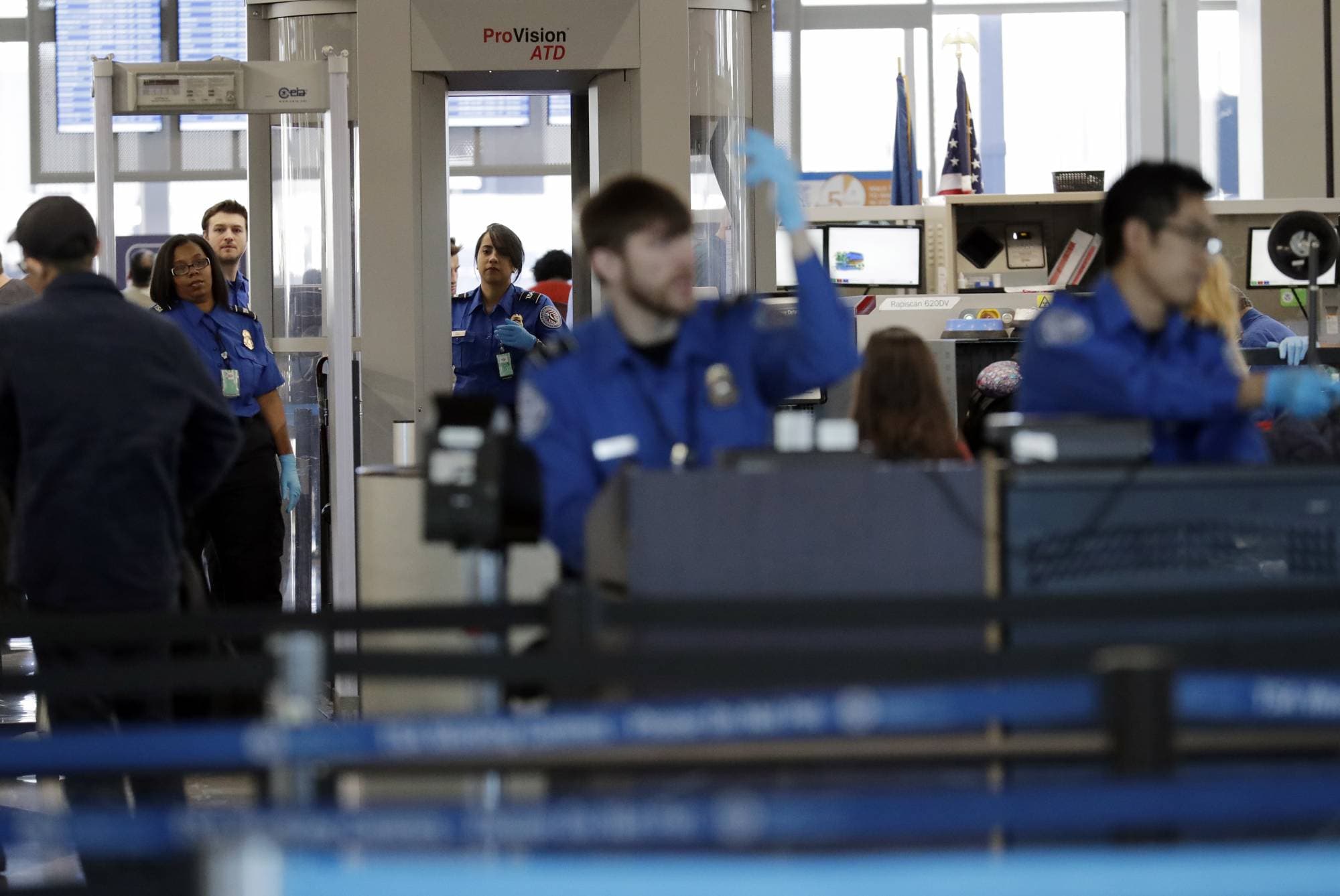 TSA agents see partial paychecks - Federal News Network