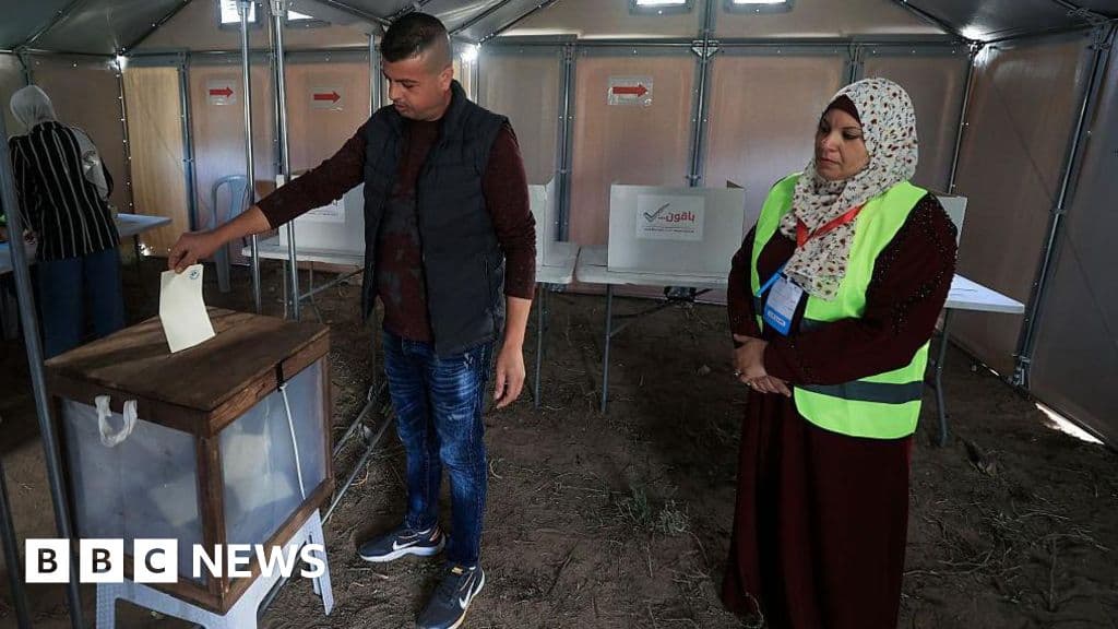 Palestinians in West Bank and some in Gaza vote in local elections - BBC