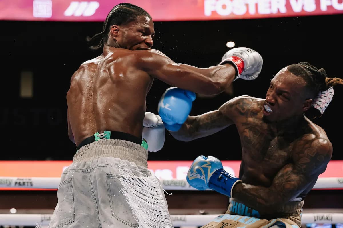 Masterful O’Shaquie Foster tames Raymond Ford to retain WBC 130lbs title - BoxingScene