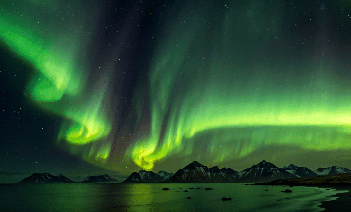 Northern Lights Could Shine Over Unlikely U.S. Locations Tonight and Tomorrow as Rare Geomagnetic Storm Sparks Spectacular Aurora Display - The Daily Galaxy