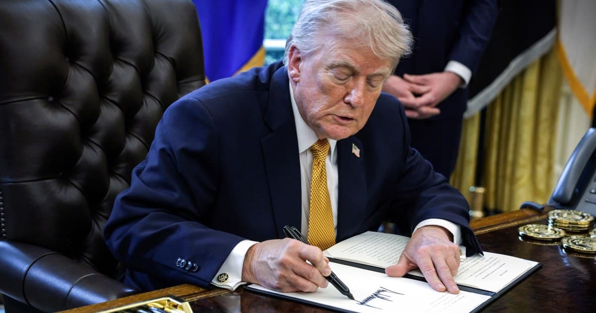 Trump's signature to appear on paper currency in a first for a sitting president - NBC News