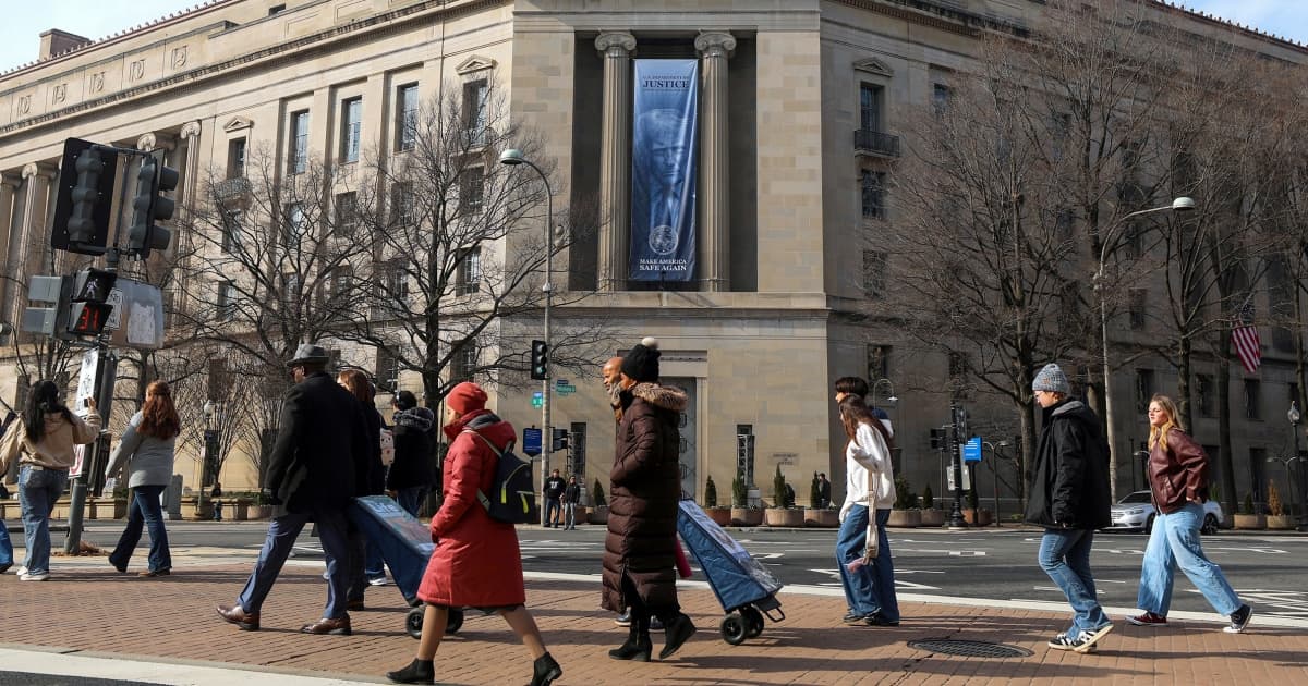 Southern Poverty Law Center indicted on charges that it fraudulently paid informants in extremist groups - NBC News